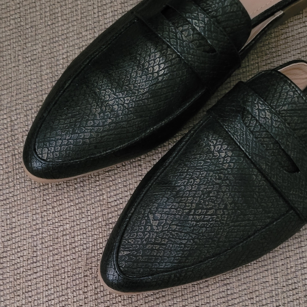A RIDER GIRL FAUX LEATHER LOAFER MULE SLIDES - Picture 2 of 11